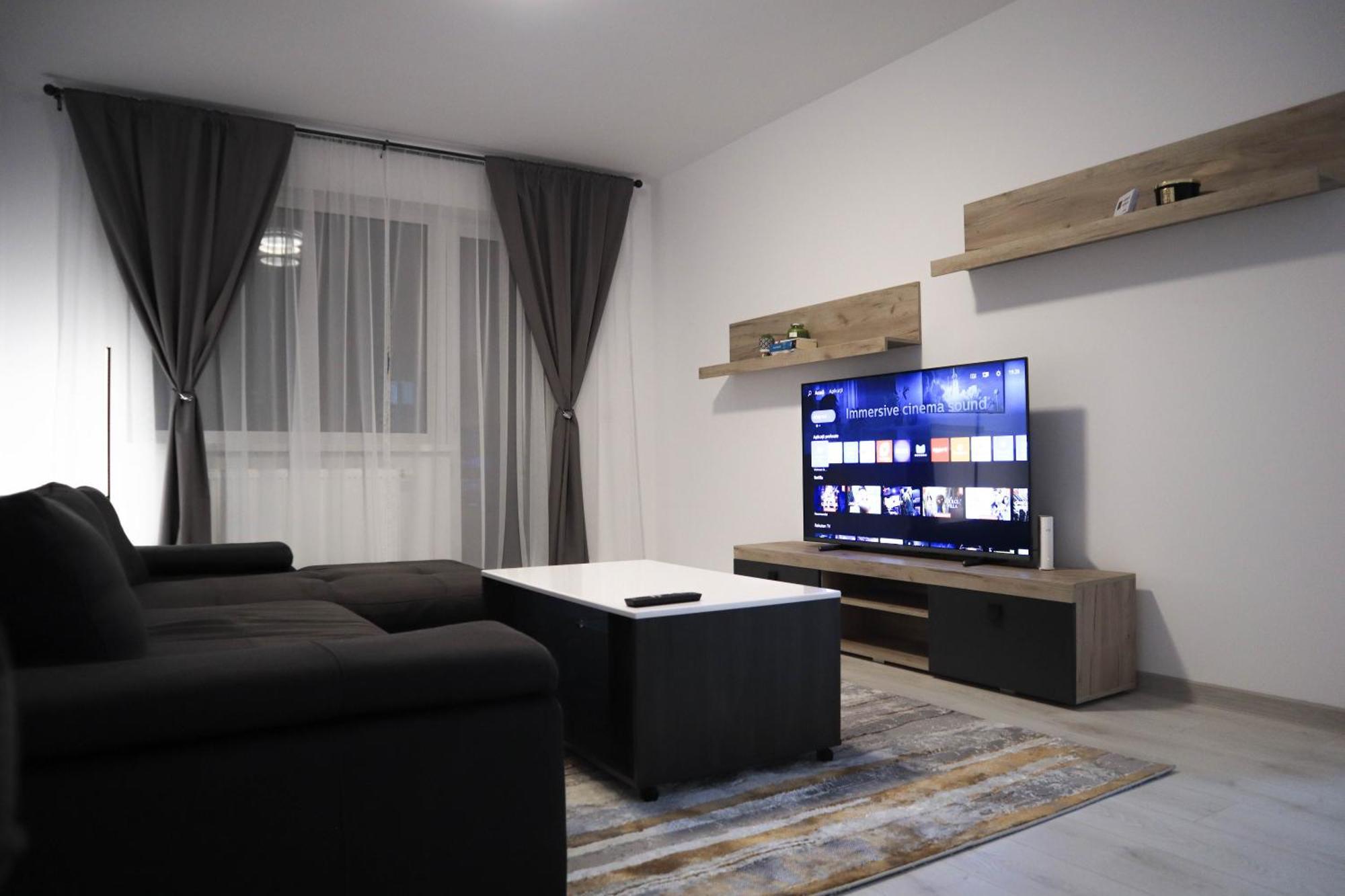 Apartament Lzr - 57 *
